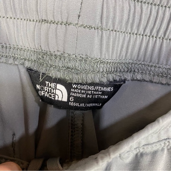 The North Face Grey Gray Lightweight Performance Joggers Outdoor Hiking - Picture 3 of 3